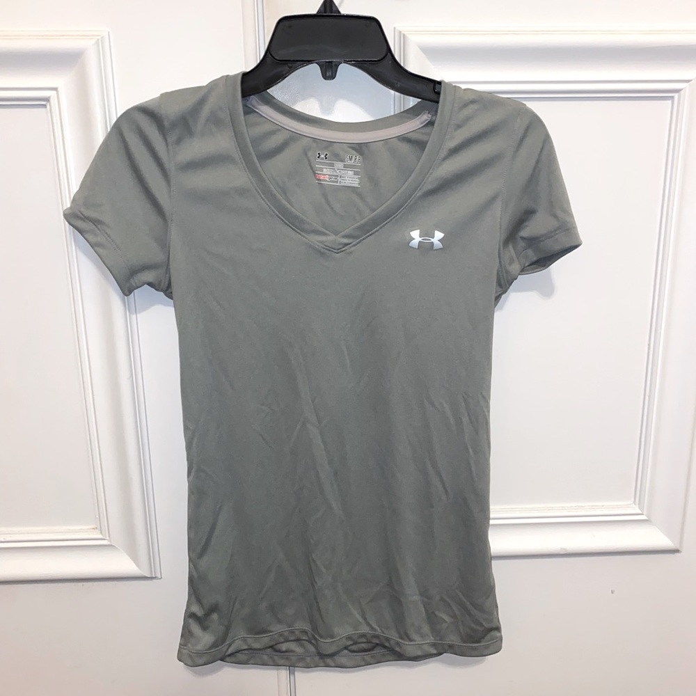 Under Armour tshirt